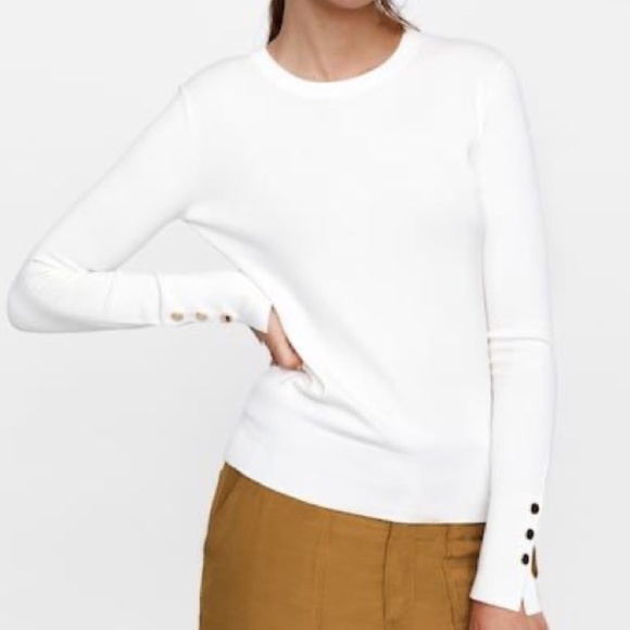 Zara Tops - NWT ZARA V NECK KNIT